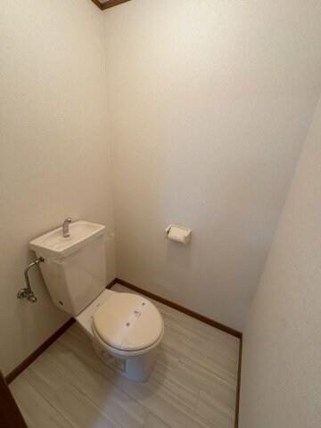 物件内観写真9　(トイレもきれいです)