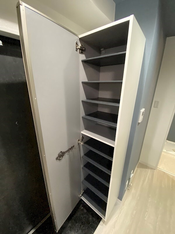 物件内観写真14　(専用の収納スペースです)