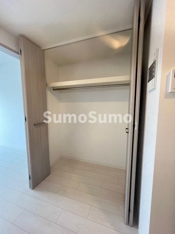 物件内観写真10　(ちょっとした収納スペースも充実しています)