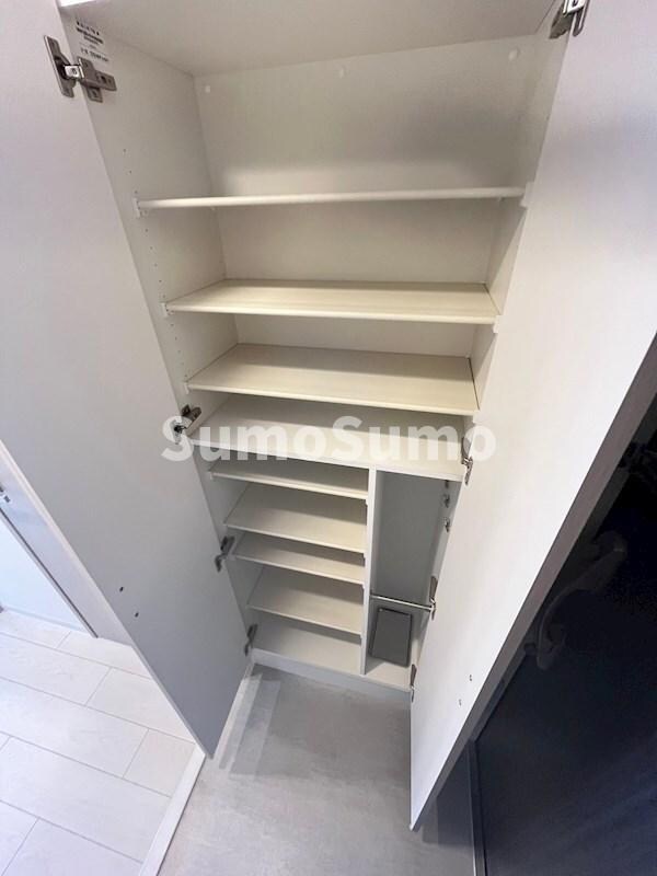 物件内観写真27　(収納スペース豊富です)