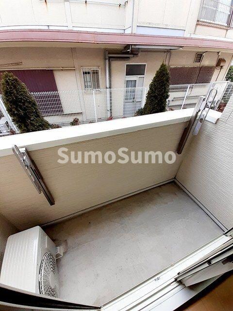 物件内観写真13　(バルコニーからの眺めを楽しみながら食事をしませんか)