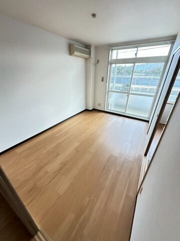 物件内観写真10　(リビングです)