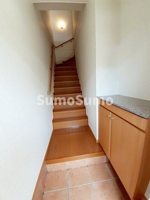 物件内観写真3　(きれいな玄関です)