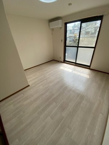 物件内観写真2　(居間です)