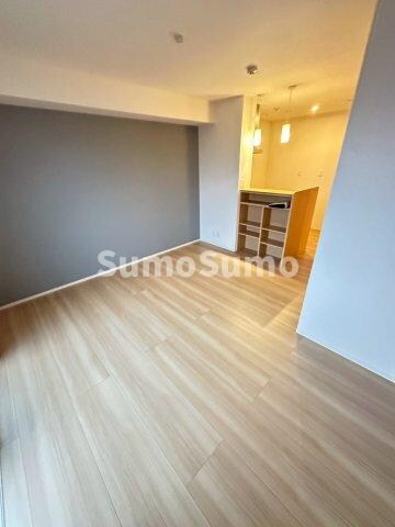 物件内観写真5　(使いやすい居間です)