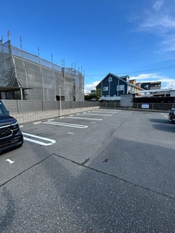 物件外観写真3　(駐車場に車を止められます)