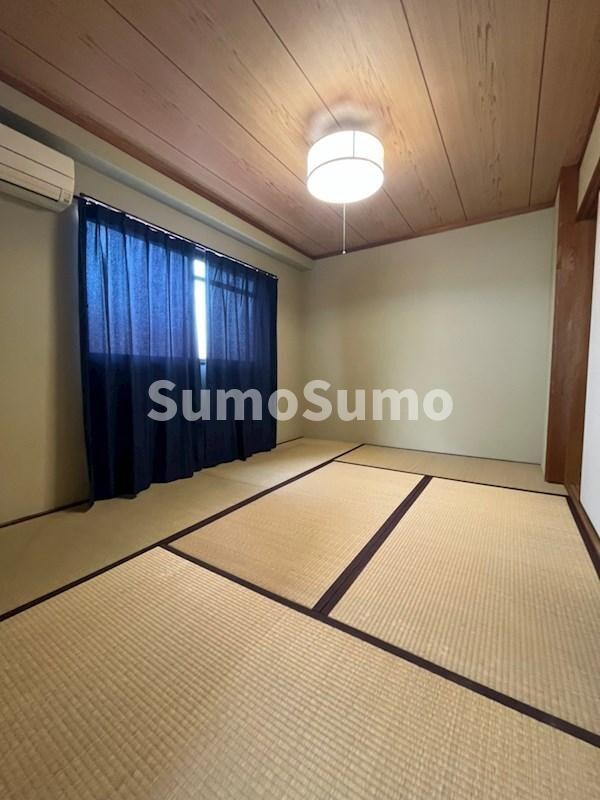 寝室(広くて明るい寝室)