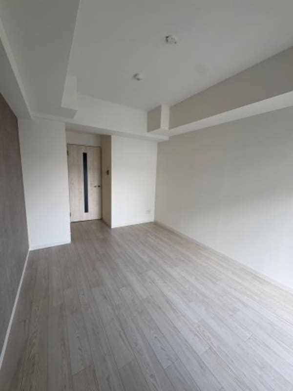 寝室(落ち着いた色調の寝室です)