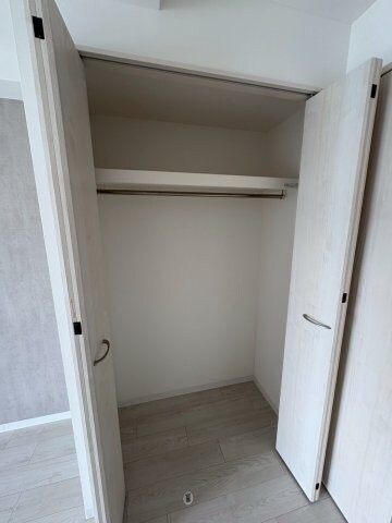 物件内観写真16　(たっぷりとした収納スペースです)