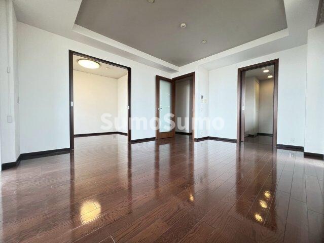 物件内観写真20　(ゆったりとした居間です)