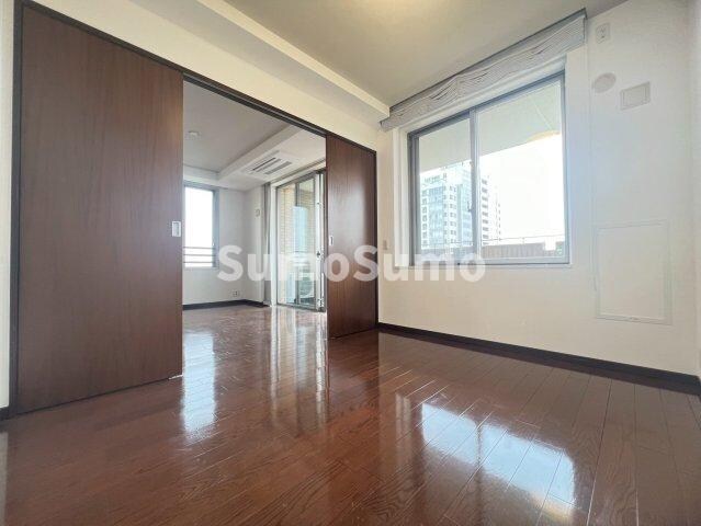 物件内観写真21　(広々とした洋室です)