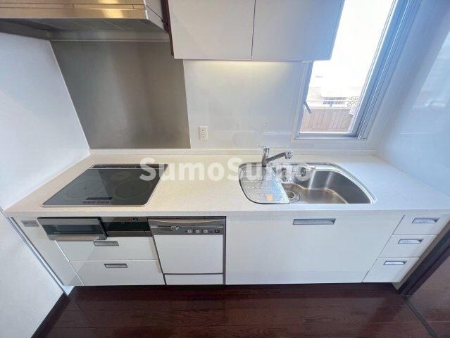 物件内観写真24　(コンパクトなキッチンで掃除もラクラク)