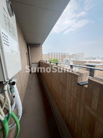 物件内観写真27　(開放的で明るい空間を演出してくれるバルコニーです)