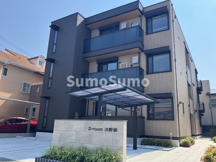 物件外観写真1　(きれいな外観です)