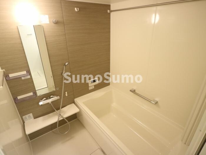 物件内観写真8　(日々の疲れを癒すお風呂付です)