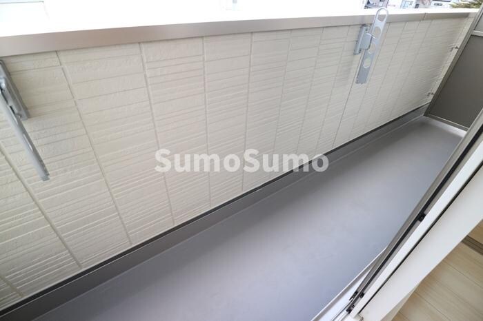 物件内観写真12　(バルコニーからの眺めを楽しみながら食事をしませんか)