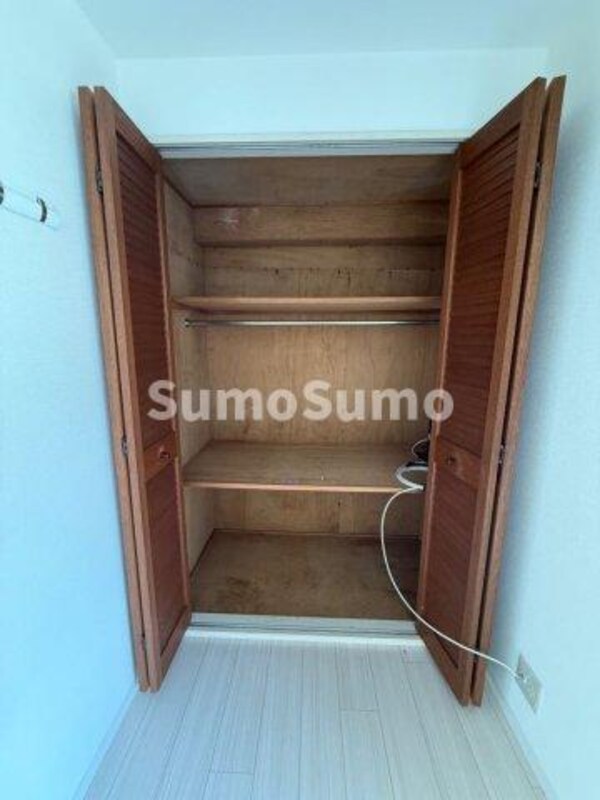 収納(小物を収納するのに便利です)