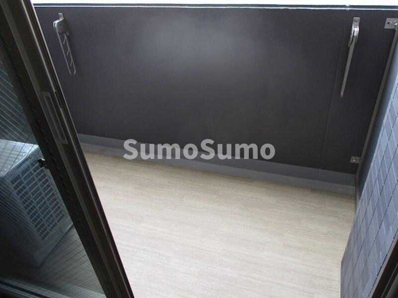 物件内観写真10　(暖かな日差しのふりそそぐバルコニー)