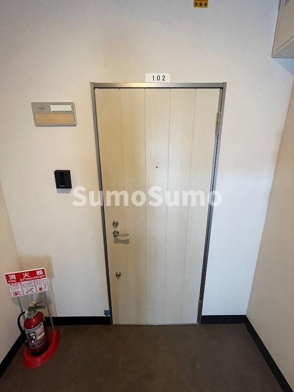 物件内観写真25　(ゆったりとした玄関です)