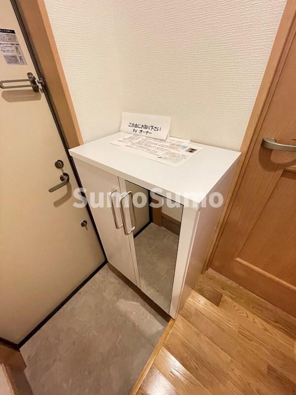 収納(小物を収納するのに便利です)