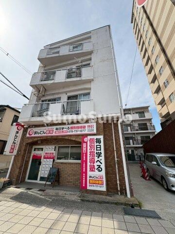 物件外観写真1　(外観もきれいです)