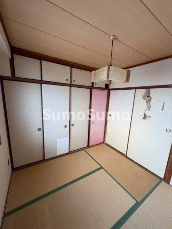 寝室(落ち着いて過ごせるお部屋なので、寝室にいかがでしょうか)