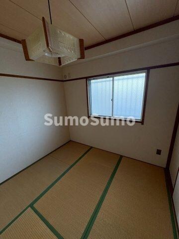 物件内観写真18　(明るい和室です)