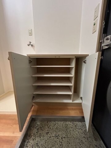 物件内観写真12　(たっぷりとした収納スペースです)