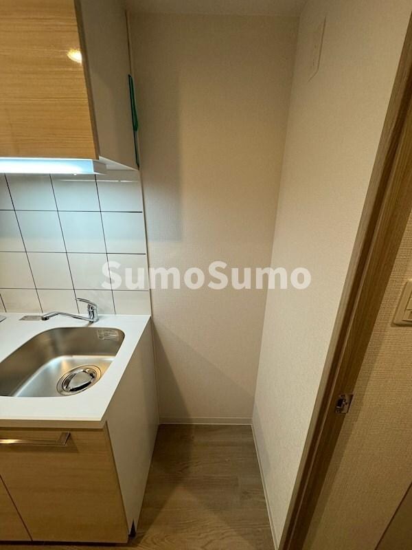 物件内観写真25　(明るい色調の室内です)