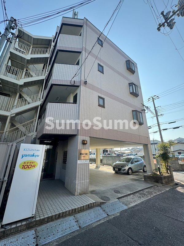 物件外観写真1　(落ち着いた雰囲気の外観です)