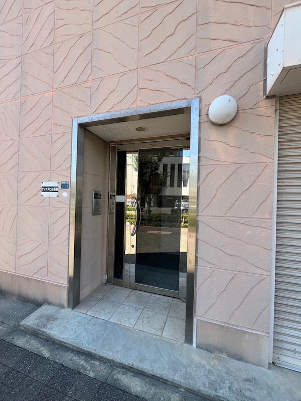 エントランス(毎日通るエントランスはこのようになっています)