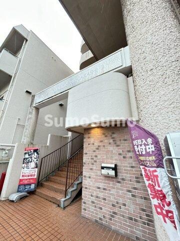 物件外観写真2　(毎日通るエントランスはこのようになっています)