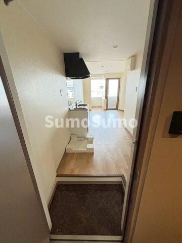 物件内観写真3　(シンプルで使いやすい玄関です)