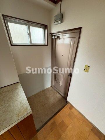 物件内観写真2　(きれいな玄関です)