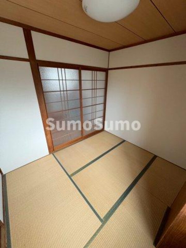 和室(い草の香りが落ち着く素敵な和室です)