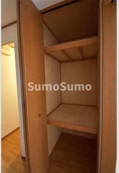 物件内観写真10　(収納スペース豊富です)