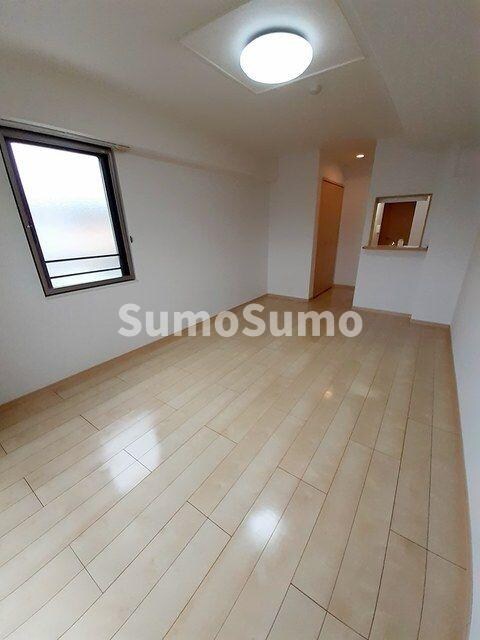 物件内観写真4　(おしゃれな居間です)