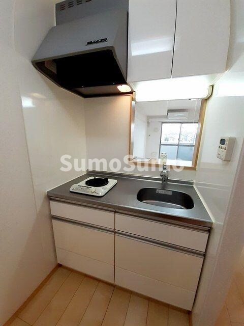 物件内観写真5　(コンパクトなキッチンで掃除もラクラク)