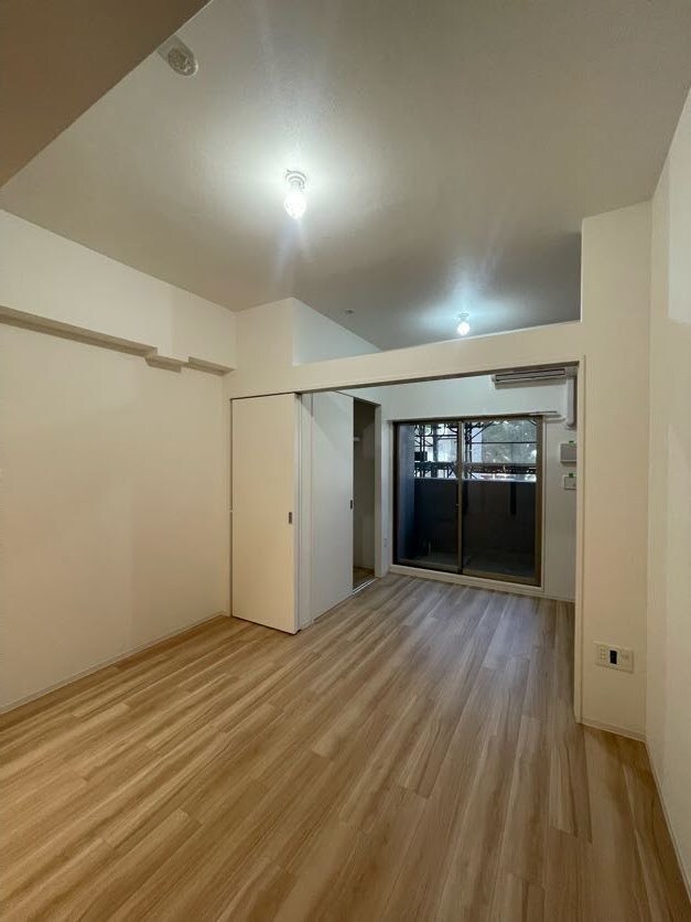 物件内観写真5　(おしゃれなリビングです)