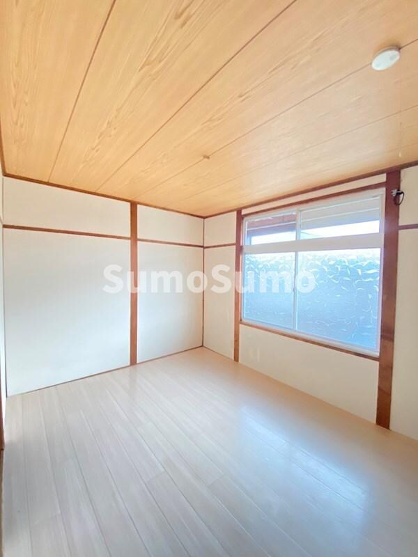 居室(ゆったり過ごせる居間です)