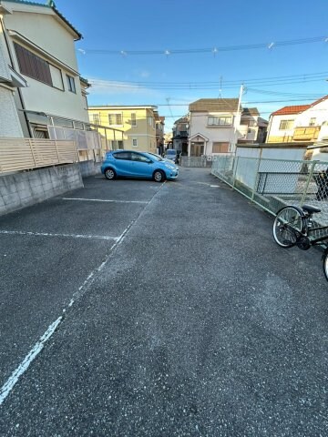 物件外観写真2　(駐車場です)