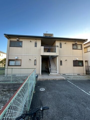 物件外観写真3　(外観もきれいです)