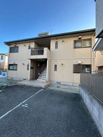 物件外観写真4　(落ち着いた雰囲気の外観です)