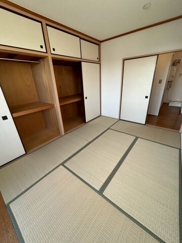 物件内観写真8　(趣のある和室です)