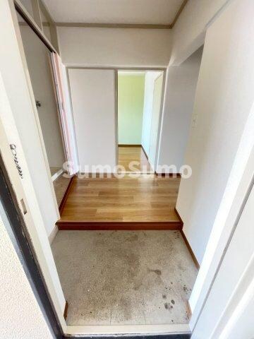 物件内観写真4　(シンプルで使いやすい玄関です)