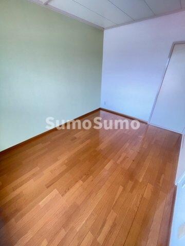 物件内観写真10　(コンパクトで使いやすい洋室です)