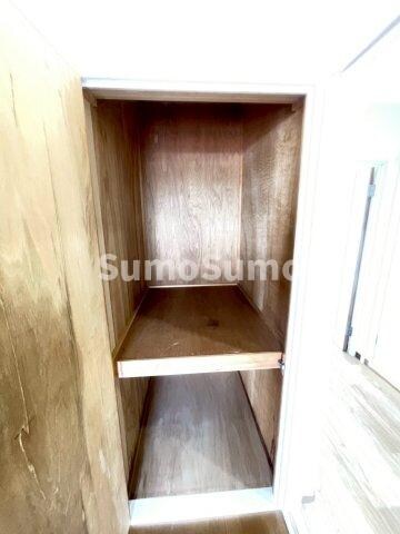 物件内観写真16　(収納豊富です)