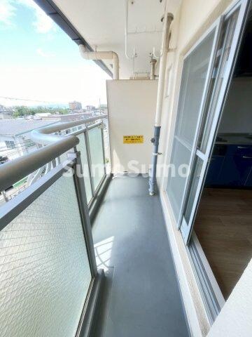 物件内観写真19　(開放的で明るい空間を演出してくれるバルコニーです)