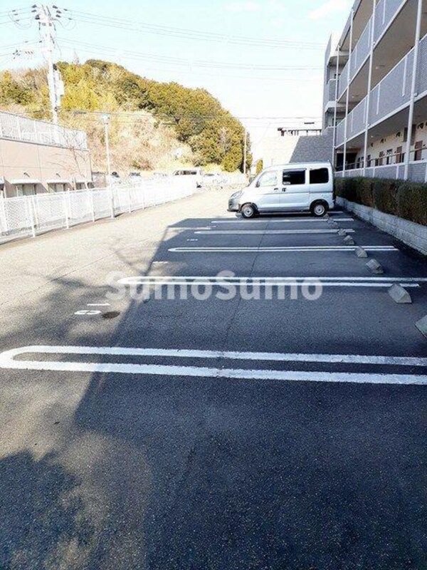 駐車場(駐車場です)