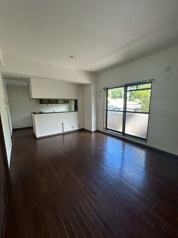 物件内観写真5　(使いやすいリビングです)